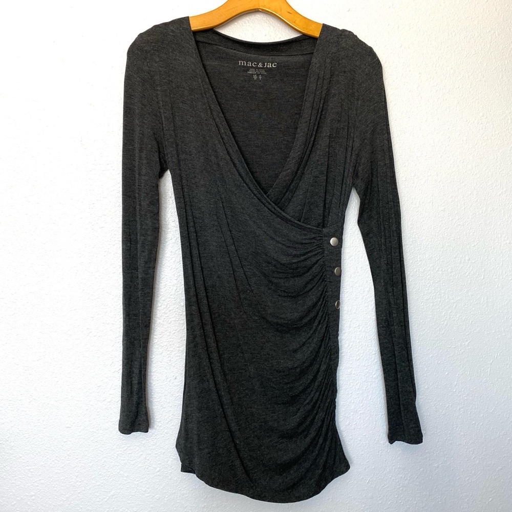 Mac and Jack ruched grey long sleeve top
